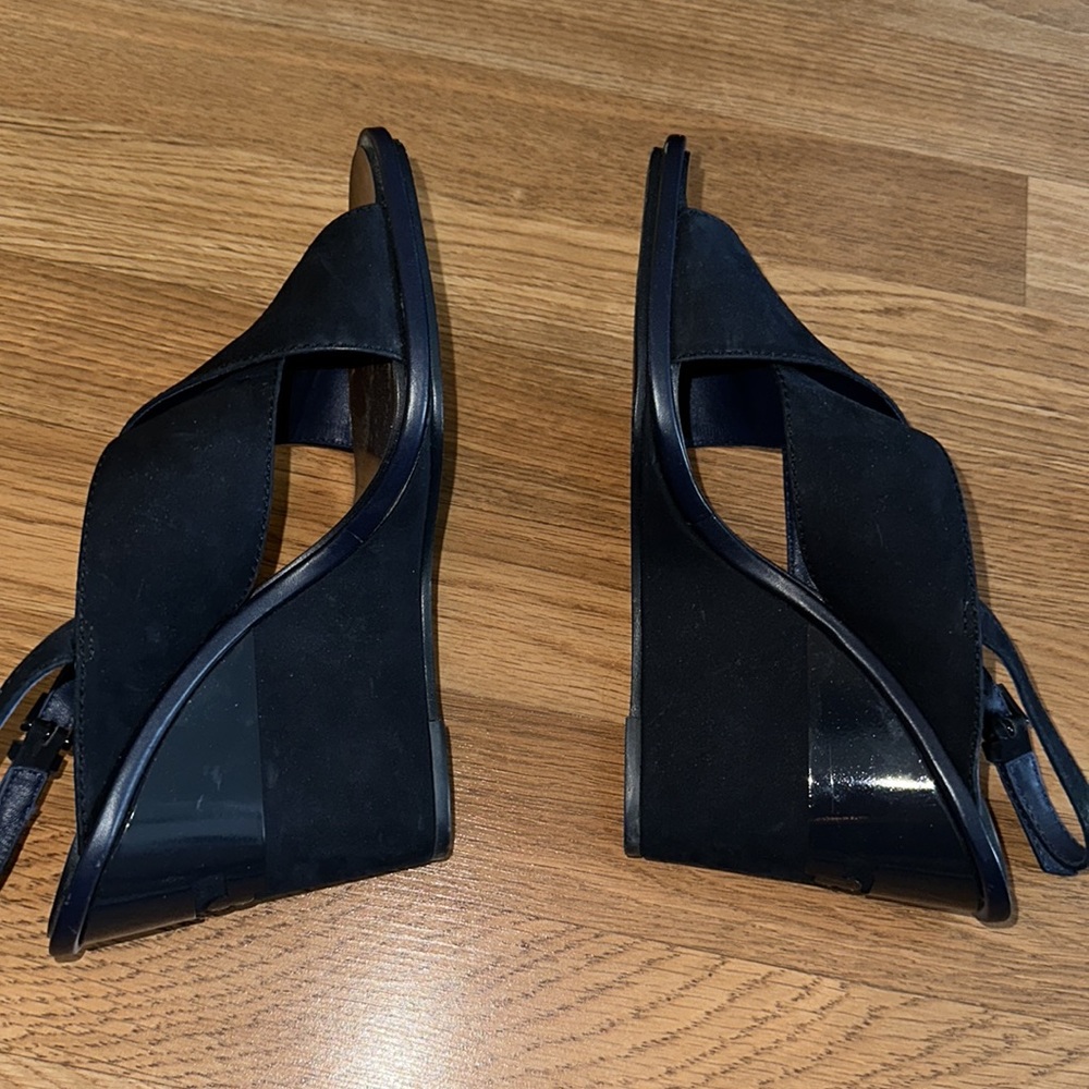 Tory Burch navy blue shoes - Picture 5 of 6
